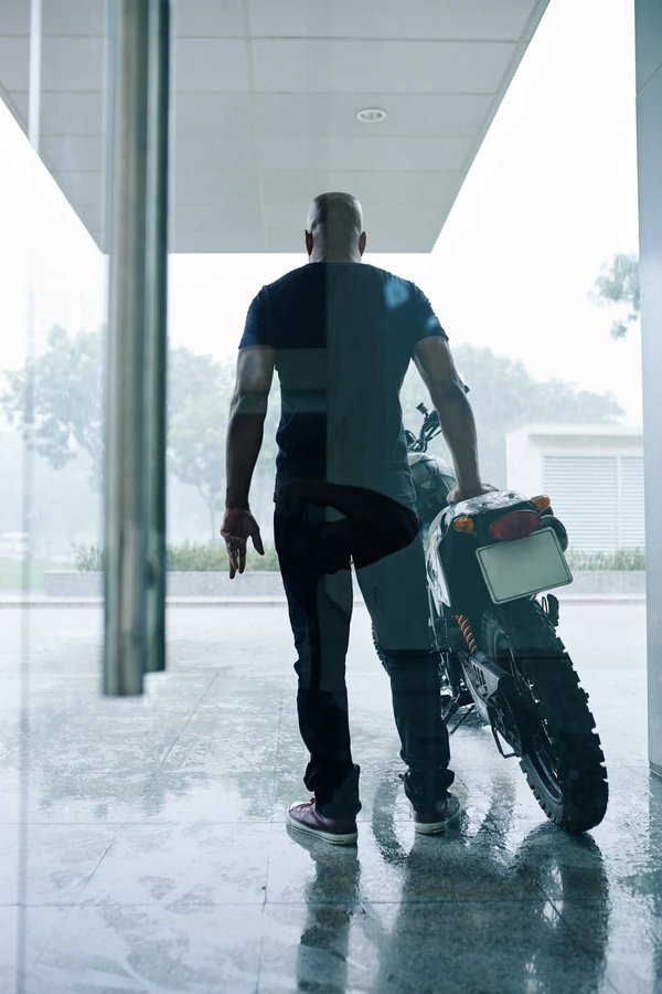 Plaque immatriculation moto : 21x13 cm, homologuée pour votre sécurité !