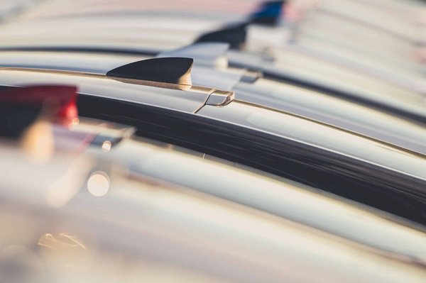 Découvrez notre gamme exclusive d'antennes requin pour voiture