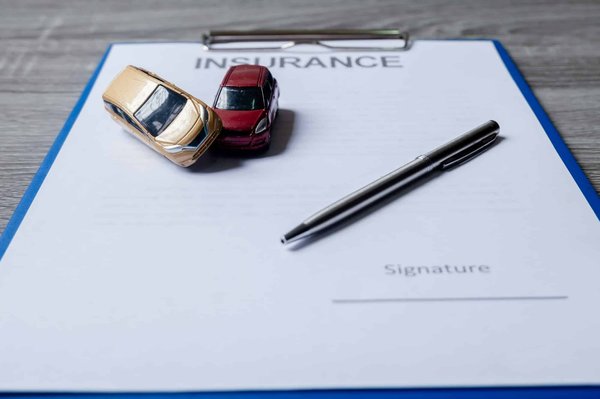 Souscrire assurance auto en ligne : astuces pour bien choisir